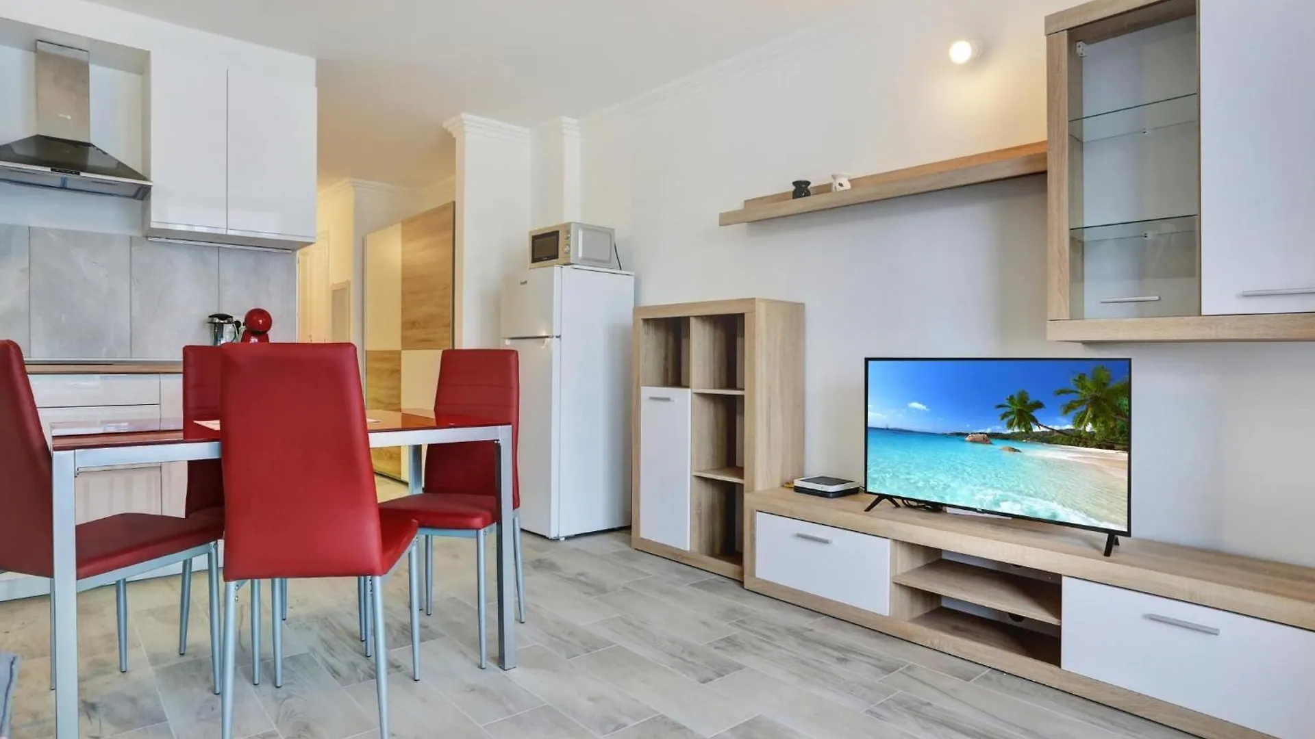 Green Holidays Studio, 3 Pool, Air Con, Terrace Apartment San Miguel de Abona Spain